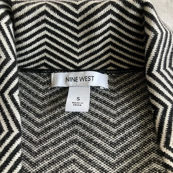 Black and white long sweater jacket - Picture 5 of 7